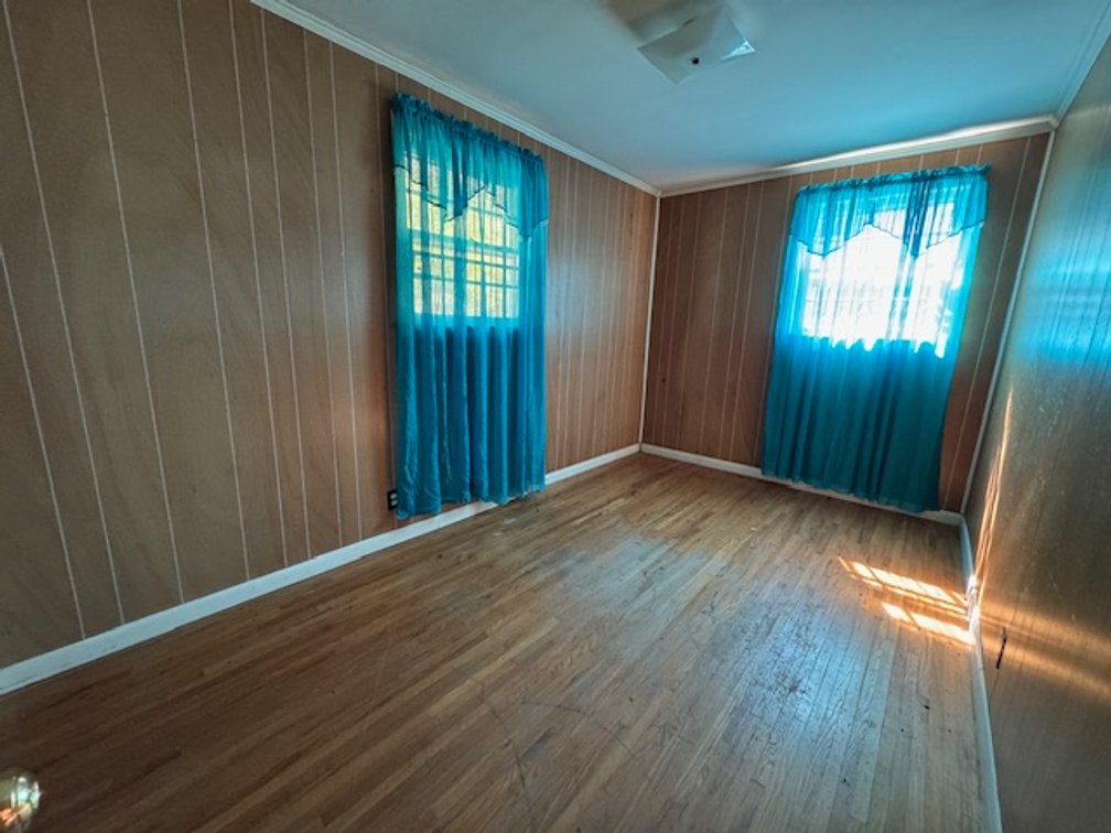 Image for Court-Ordered Estate Auction - Hwy 100: 6 acres & House - 