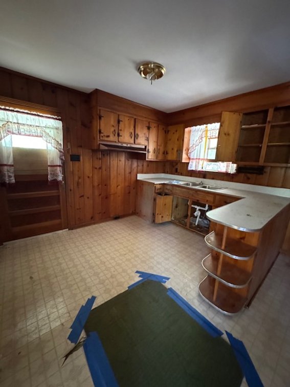 Image for Court-Ordered Estate Auction - Hwy 100: 6 acres & House - 