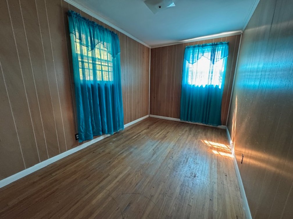 Image for Court-Ordered Estate Auction - Hwy 100: 6 acres & House - 