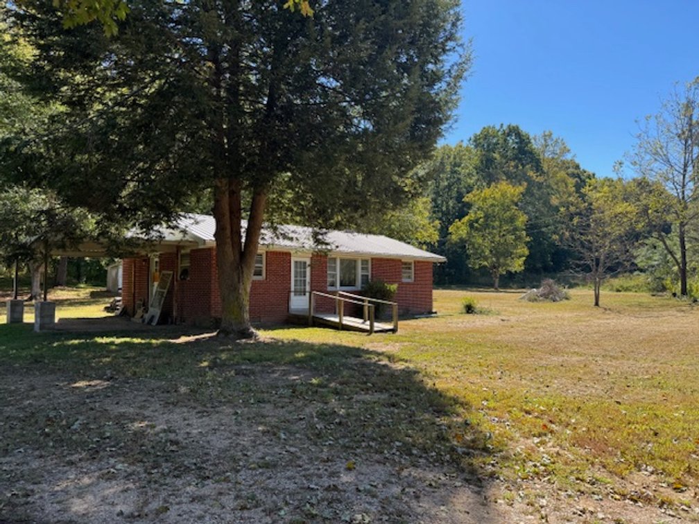 Image for Court-Ordered Estate Auction - Hwy 100: 6 acres & House - 