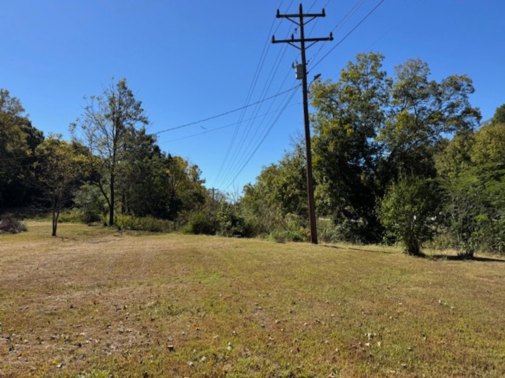 Image for Court-Ordered Estate Auction - Hwy 100: 6 acres & House - 