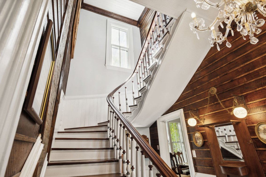 Image for Exquisite Victorian Home in Downtown Centerville