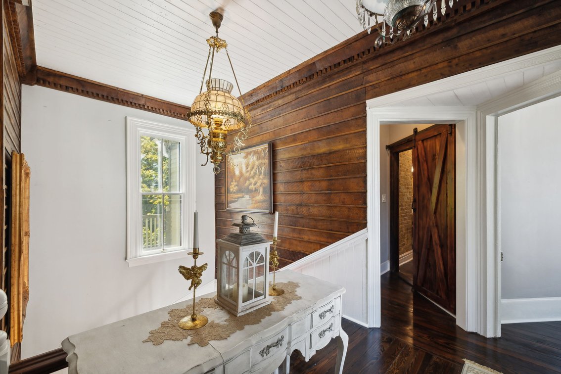 Image for Exquisite Victorian Home in Downtown Centerville