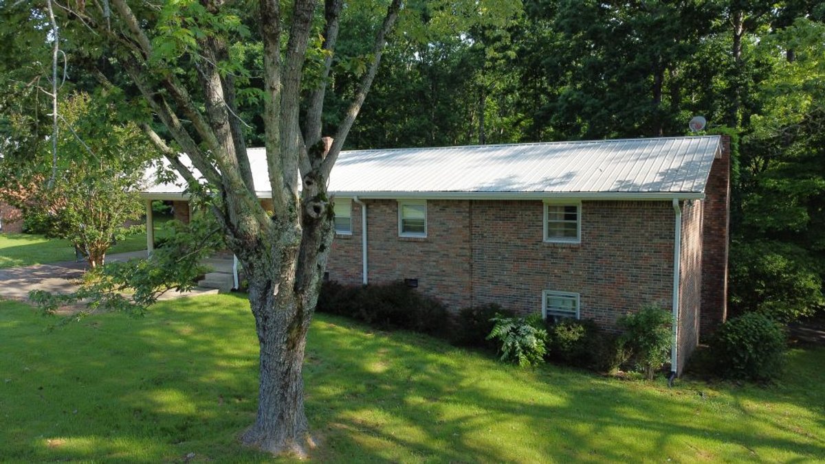 Image for Estate Auction - Brick Residence in Centerville - 1416 Oakmont Circle