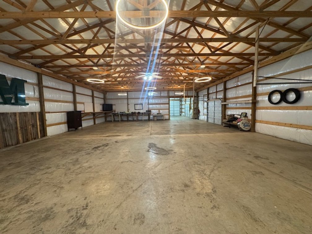 Image for Large Open Shop - 4,000 sq ft - Ideal for Multiple Uses - Centerville