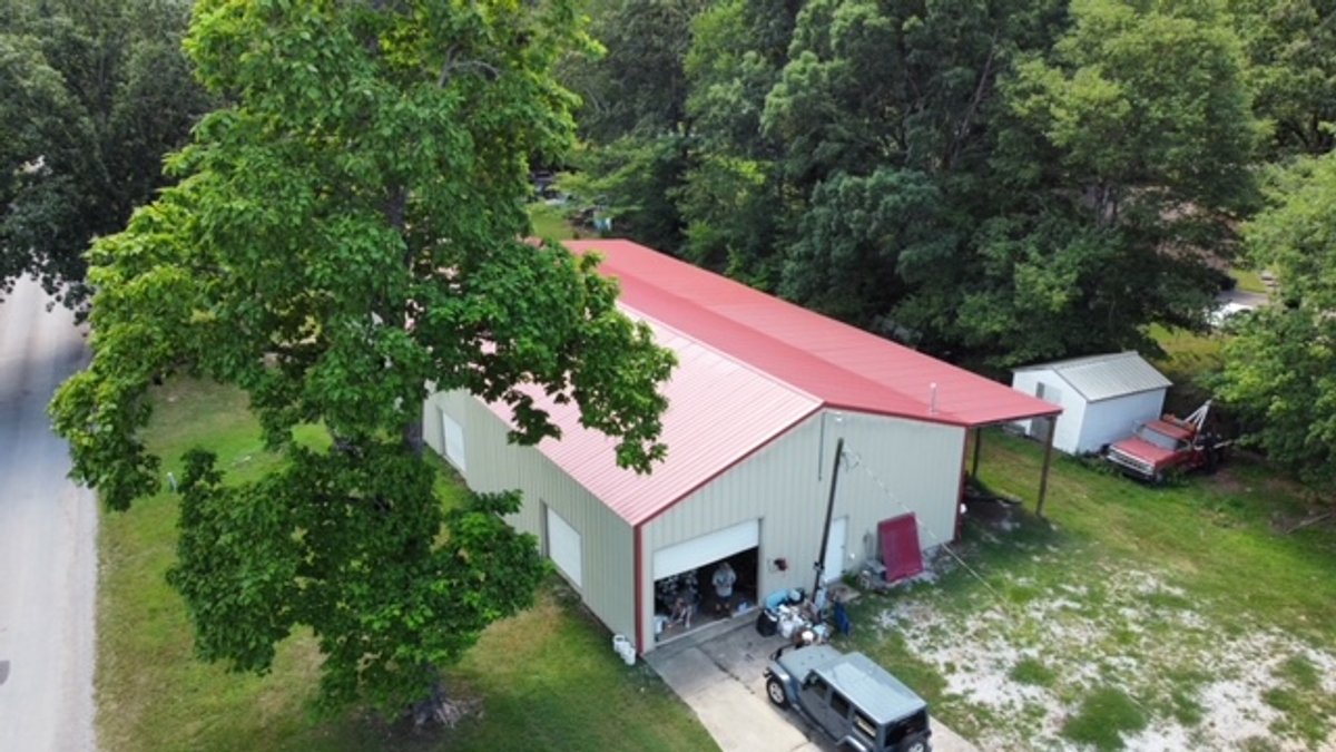 Image for Large Open Shop - 4,000 sq ft - Ideal for Multiple Uses - Centerville
