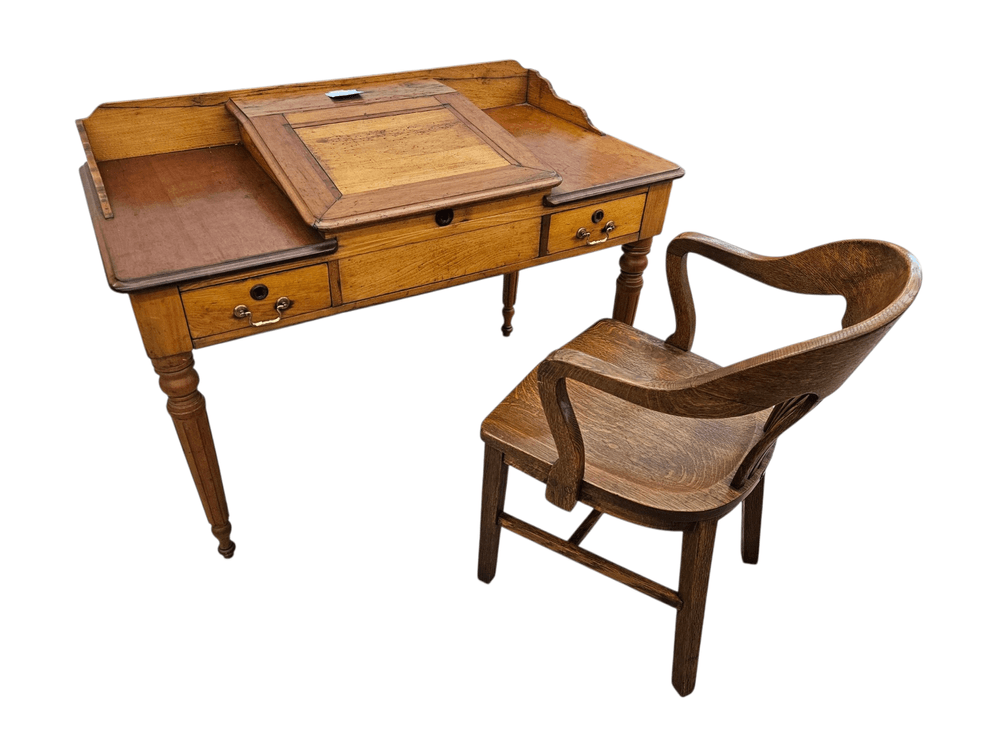 Antique Oak Wood Plantation Desk (Z2)
