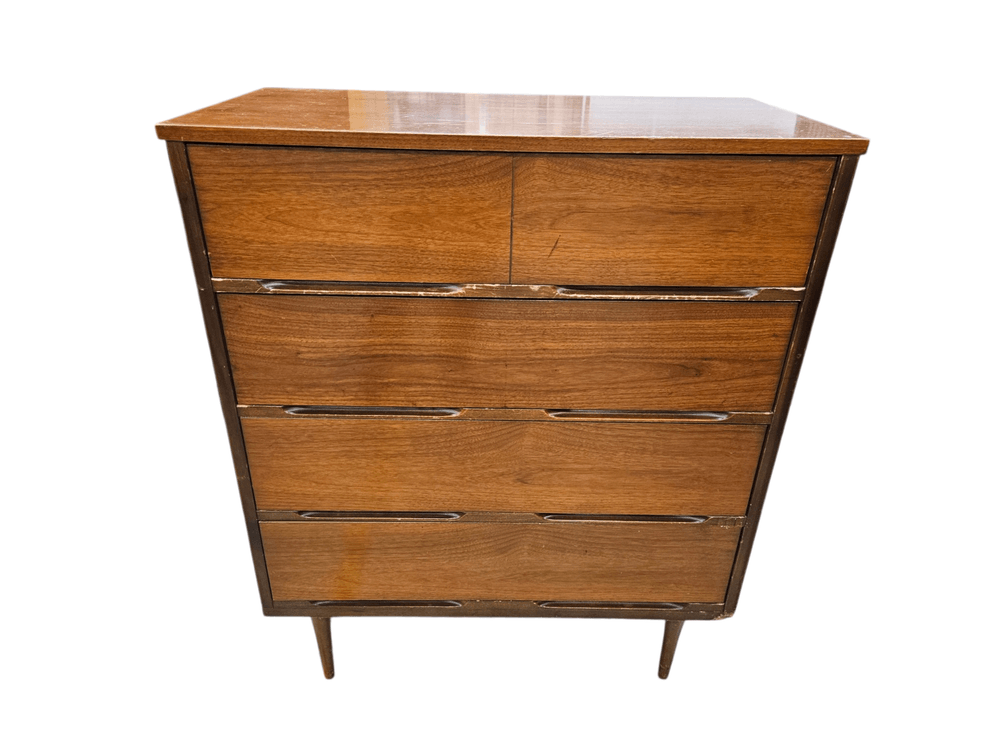 MCM Dresser - Leg Damaged (Z2)
