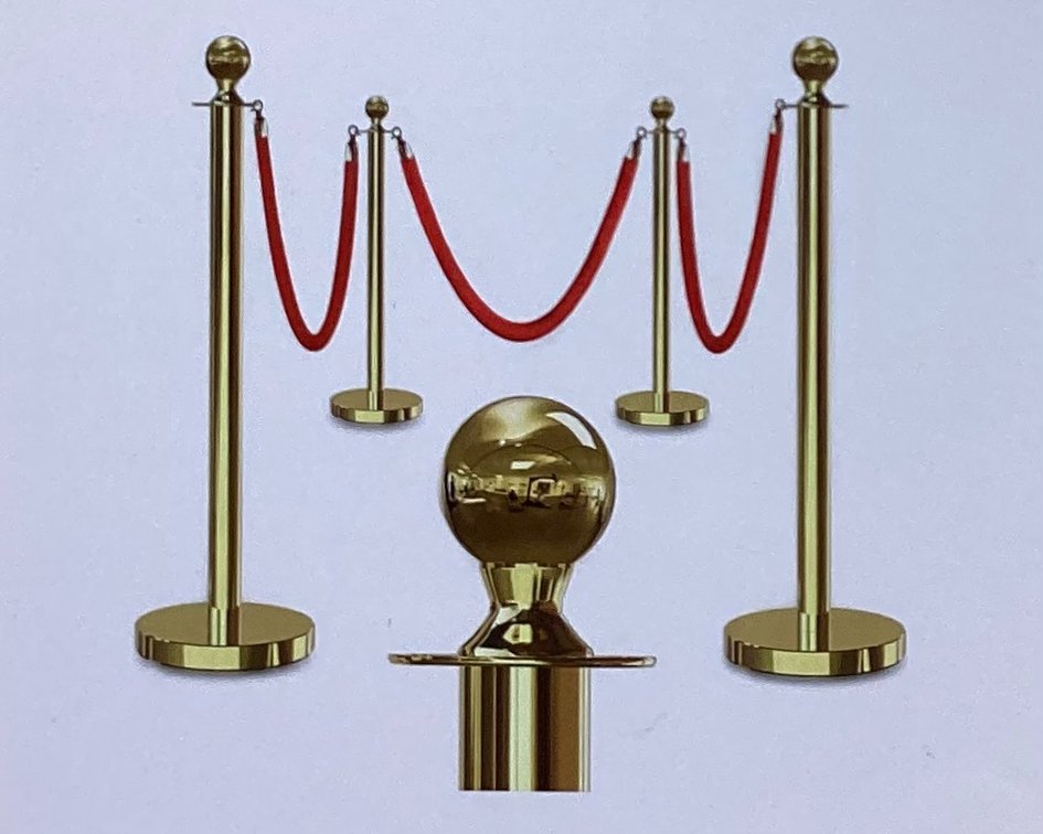 Gold Stanchions and Rope (S2)
