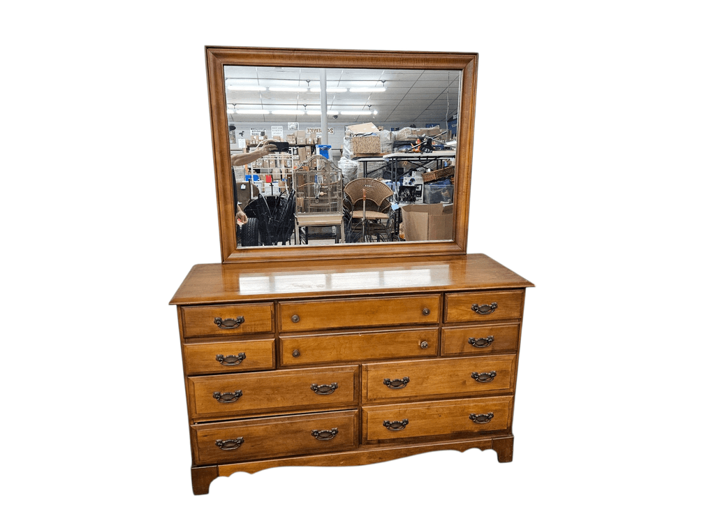 Vintage Wooden Vanity Dresser (Z1)