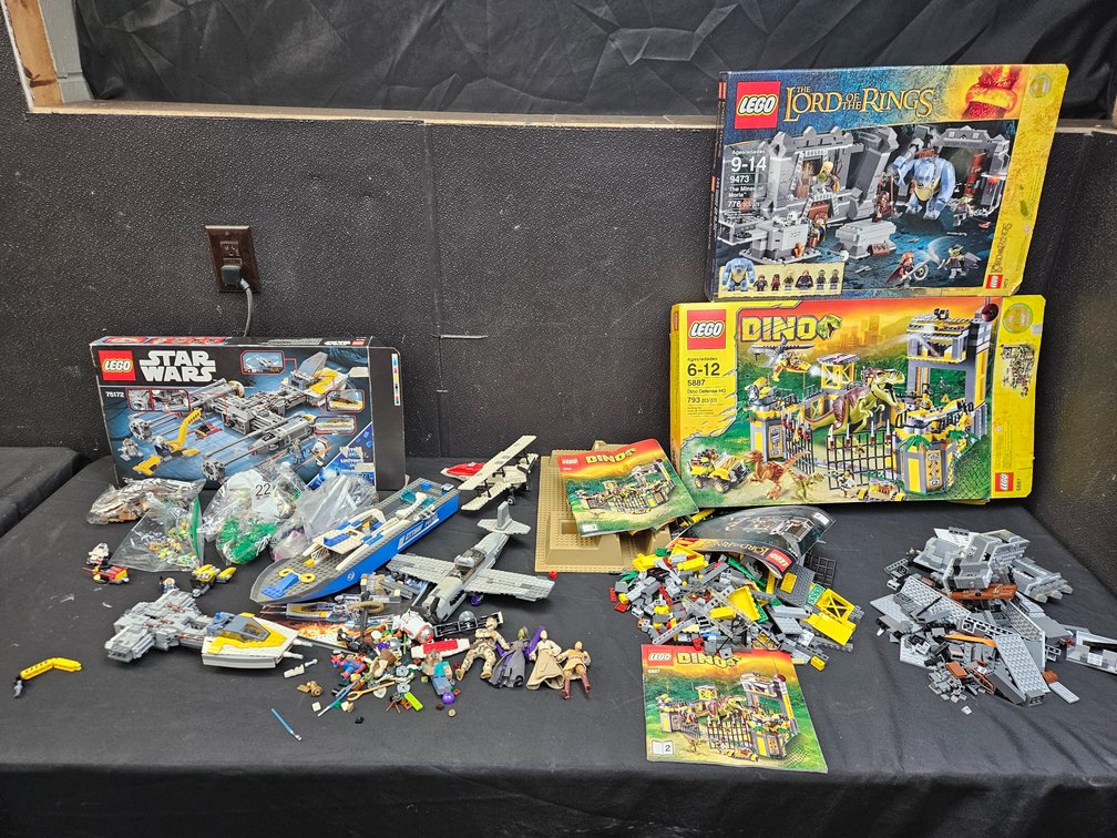 Assorted Legos (S11)