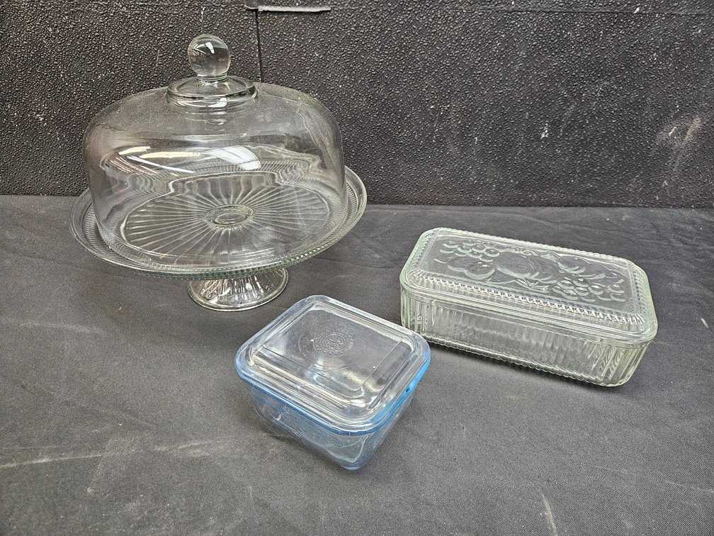 Vintage Glass Containers (S7)