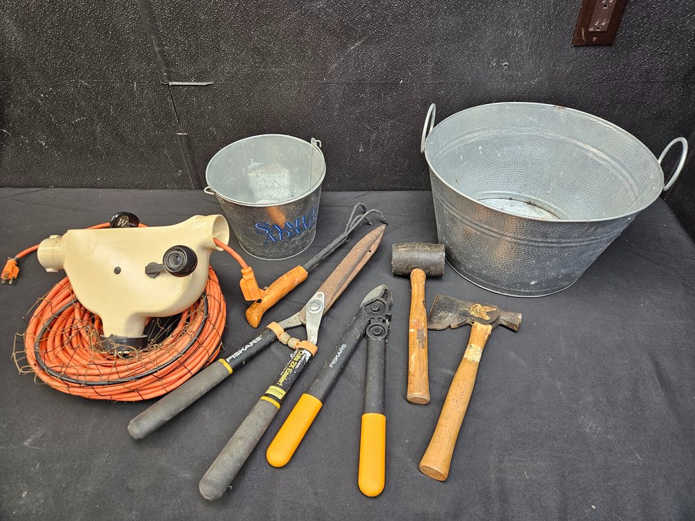 Extension Cord Reel and Hand Tools (S12)