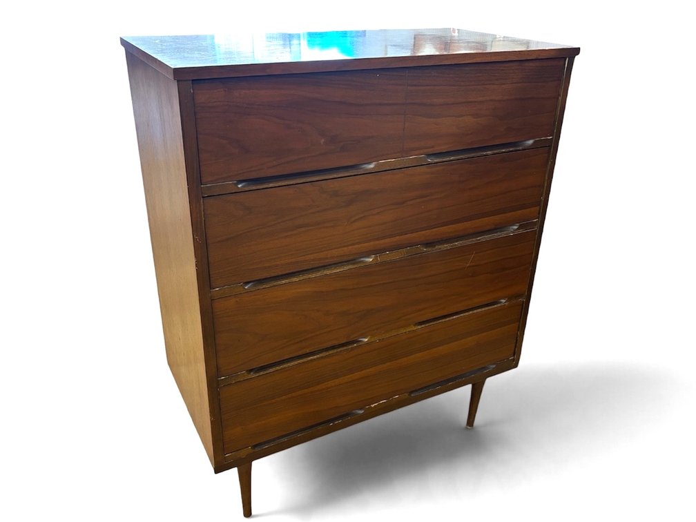 MCM Dresser (Z1)