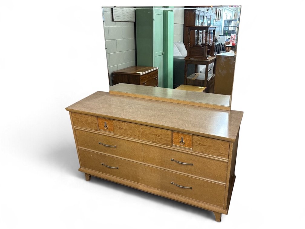 Kroehler MCM Dresser (Z1)
