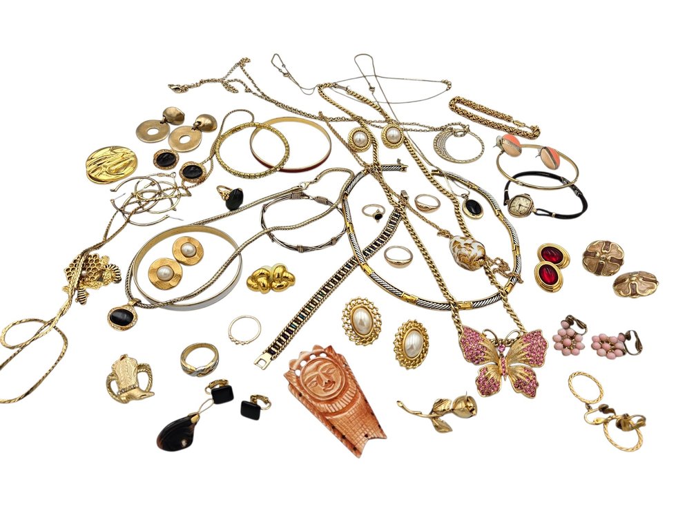 Gold-Colored Costume Jewelry Lot (S-7)