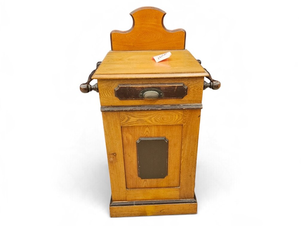 Vintage Wooden Stand (Z2)