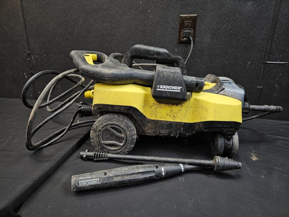 Karcher Power Washer - Turns On (S-13)