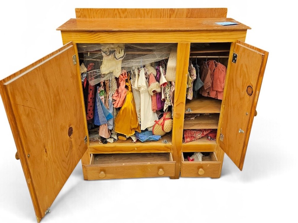 Doll Wardrobe & Clothes (Z2)