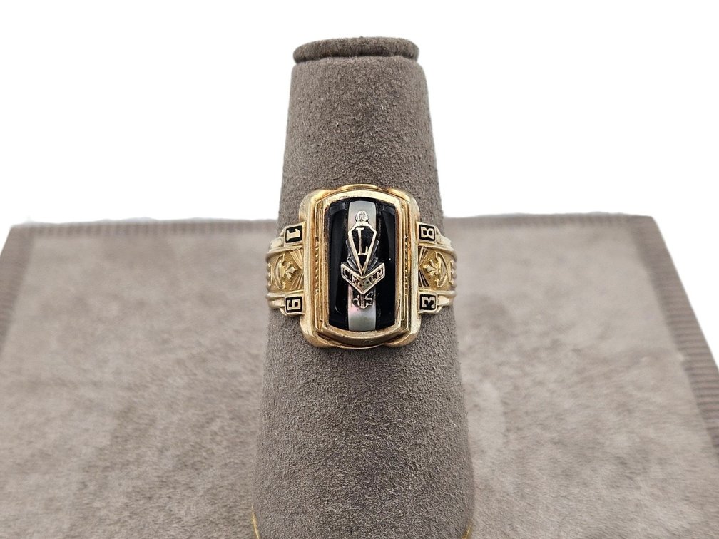 10K Yellow Gold 1938 Womens Class Ring (V)