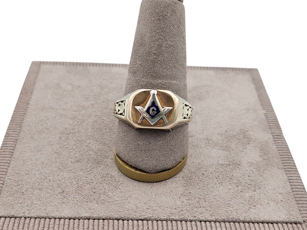 14K Yellow Gold Masonic Ring (V)