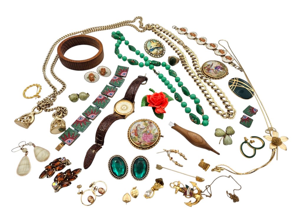 Vintage Costume Jewelry Lot - Gold/Green Colored (V)