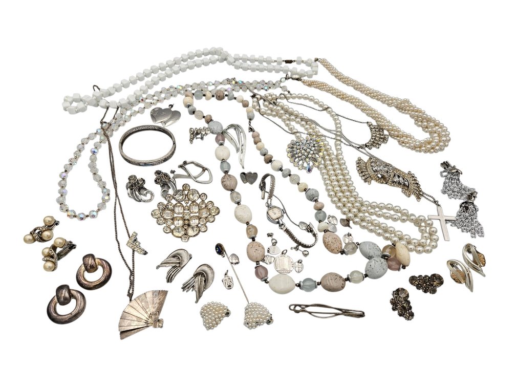 Vintage Costume Jewelry - Silver-Color/Pearls (V)