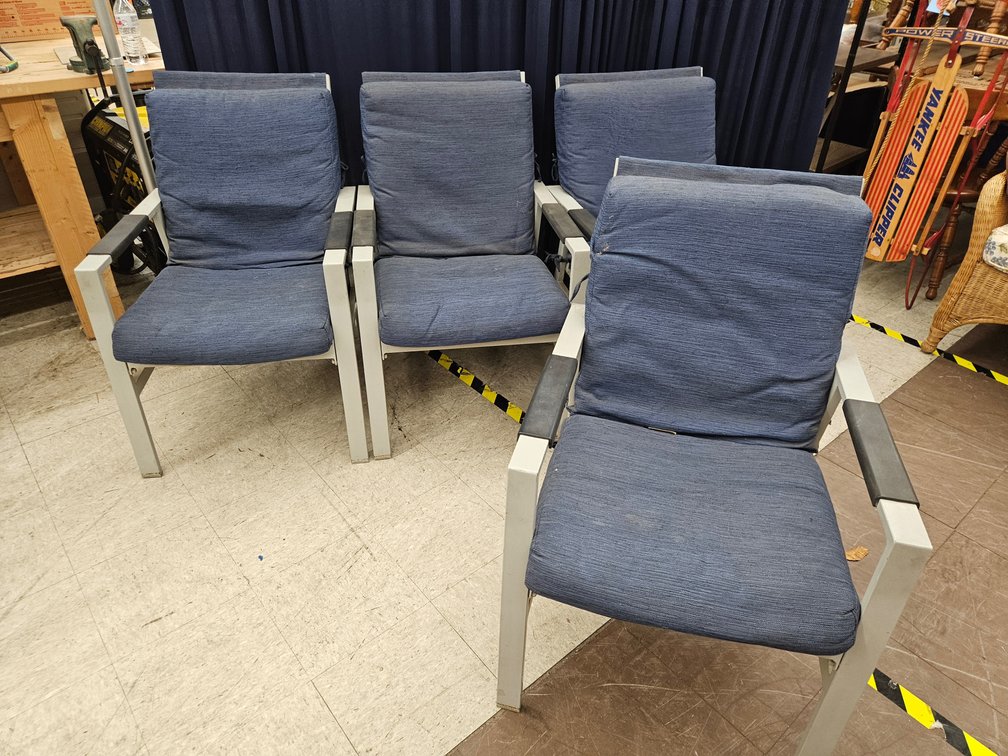 Outdoor Chairs (Z2)
