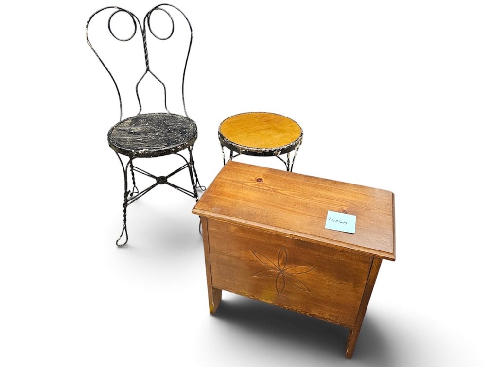 Wooden Storage & Parlor Chair (Z2)