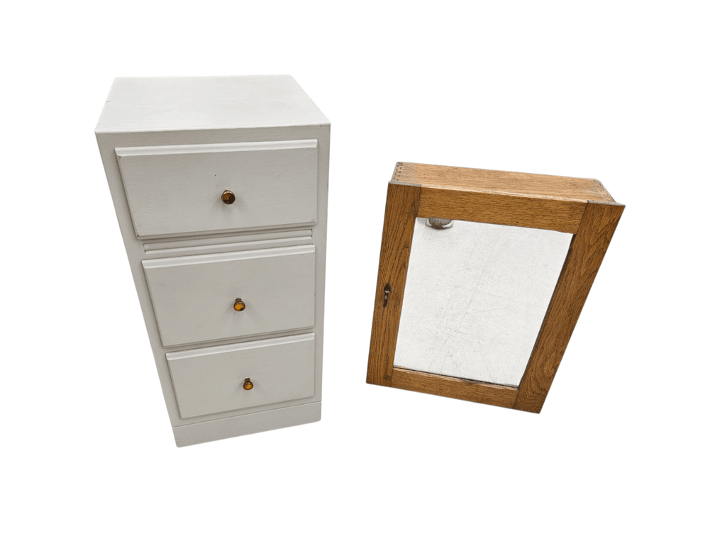 Wooden Storage Drawers, and Vintage Bathroom Cabinet (Z2)