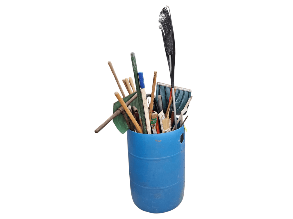 Assorted Outdoor Garden Tools (Z2)