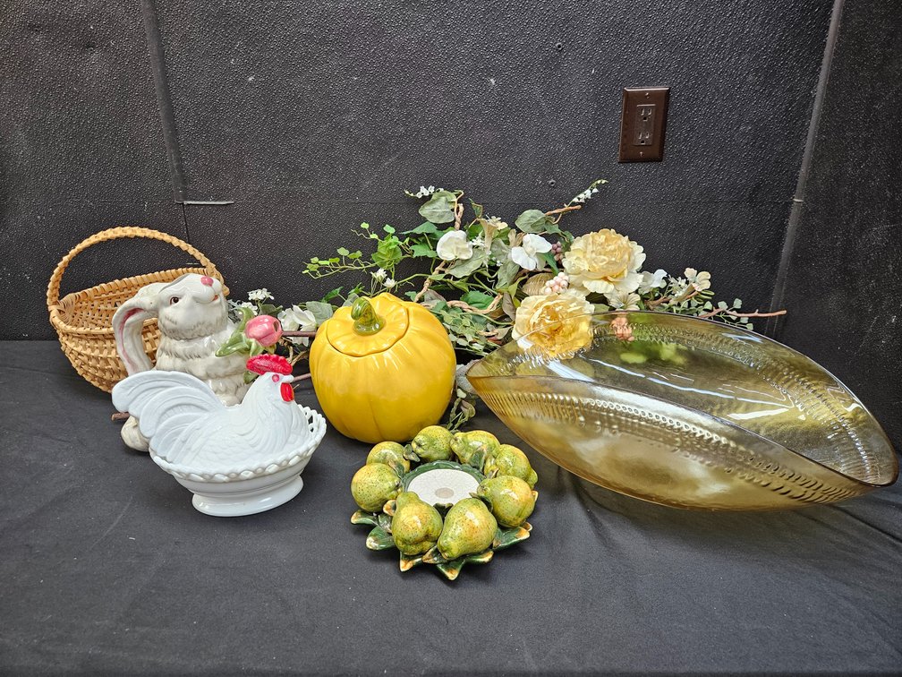 Farmhouse Porcelain, Glass and More (S10)