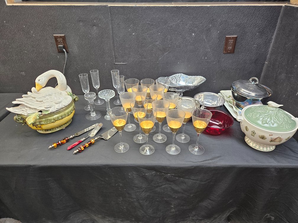 Mixed Pfatzgraff Ceramic and Glass Crystal (S10)