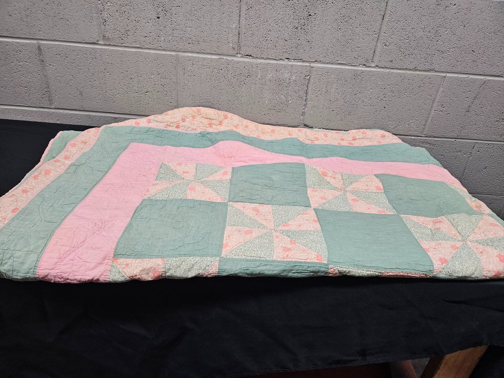 Vintage Handmade Pink/Green Floral Quilt (S-3)