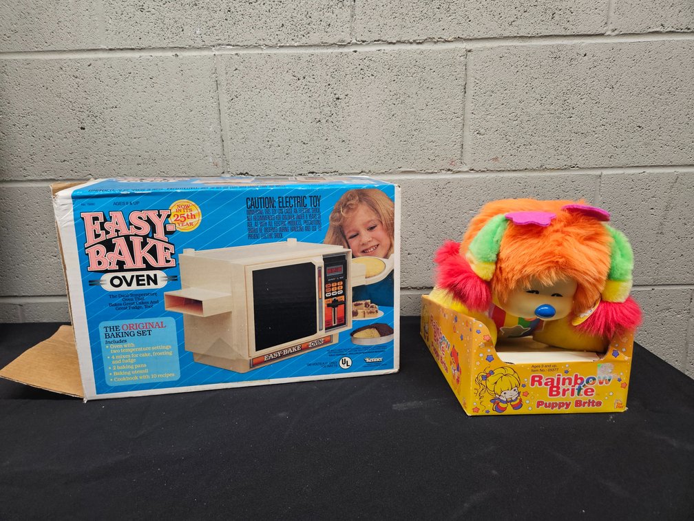 Kenner Vintage Easy Bake Oven, and Rainbow Brite Puppy Brite (S-2)
