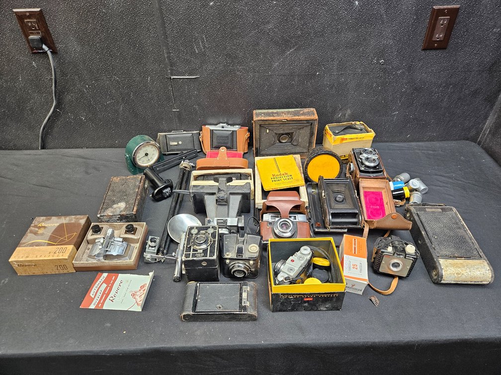 Vintage/Antique Camera Assortment (S12)
