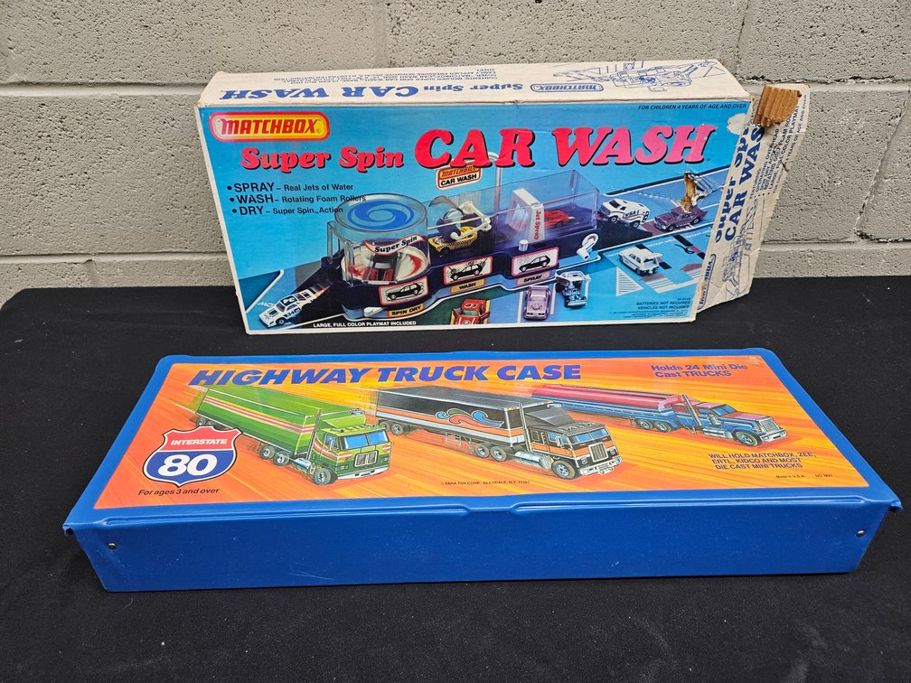 Matchbox Vintage Car Wash Toy Set, and Case (S-2)