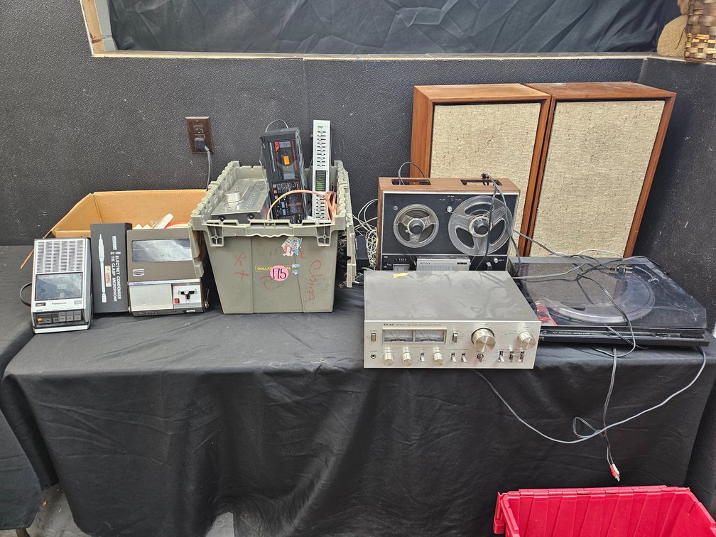 Vintage Audio Equipment (S12)