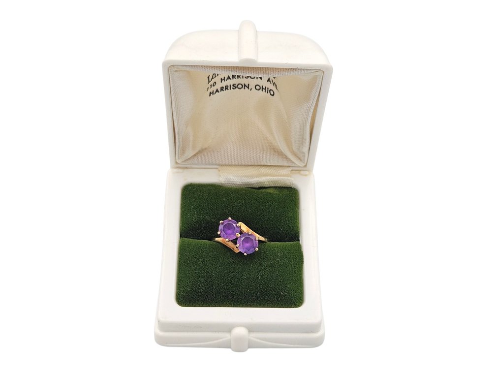 10K Yellow Gold Amethyst Ring (V)