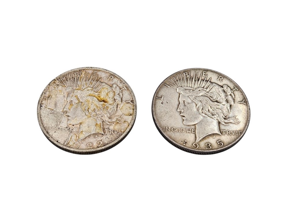 Silver 1922/1935 Peace Dollar Coins (V)