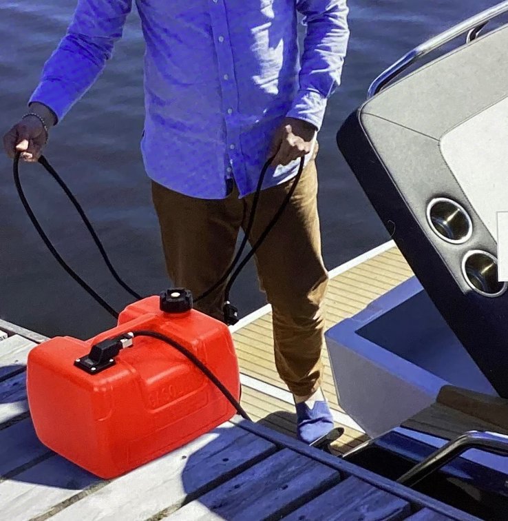 3 Gallon Portable Marine Fuel Tank wit Hose (S2)