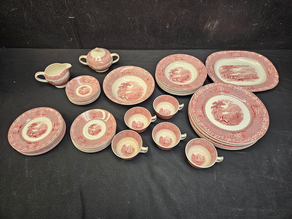 Royal Staffordshire Pottery England (S7)