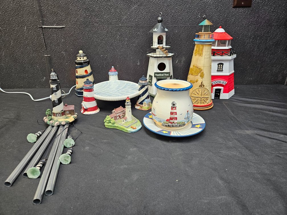 Lighthouse Decor (S6)