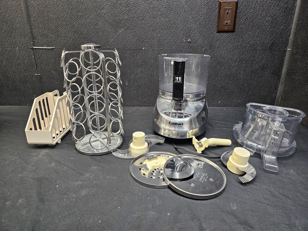 Cuisinart Food Processor and Kitchen Accessories (S6)