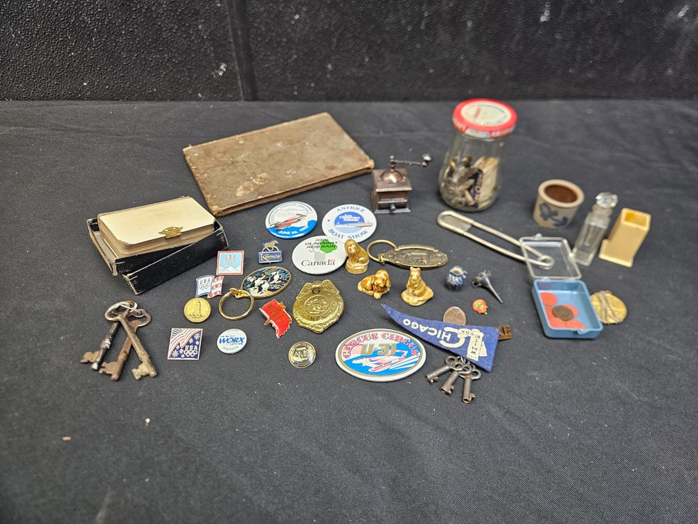 Vintage Pins, Keys, Porcelain and More (S5)