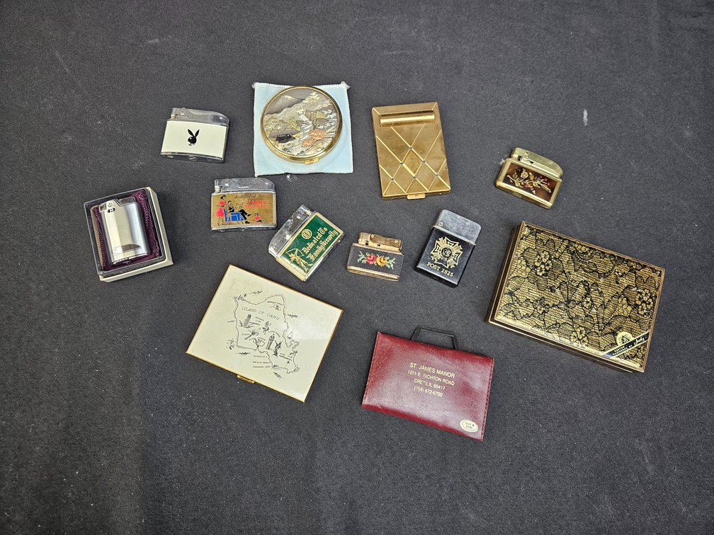 Vintage Lighters and Compacts (S6)