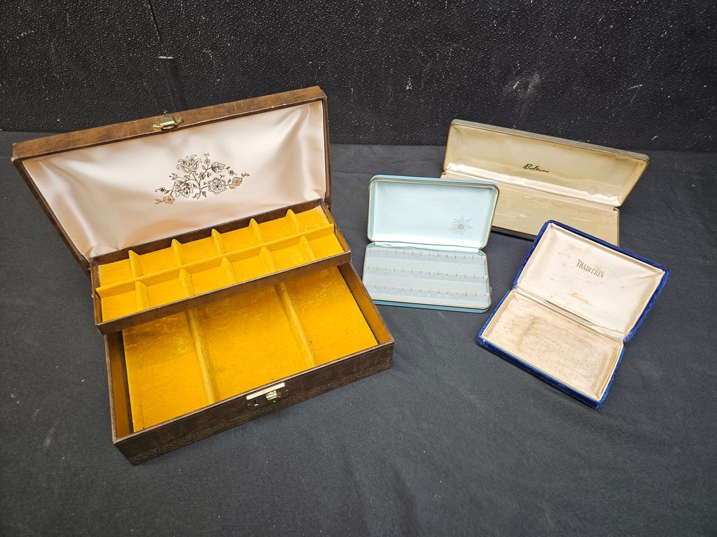 Vintage Jewelry Boxes (S5)