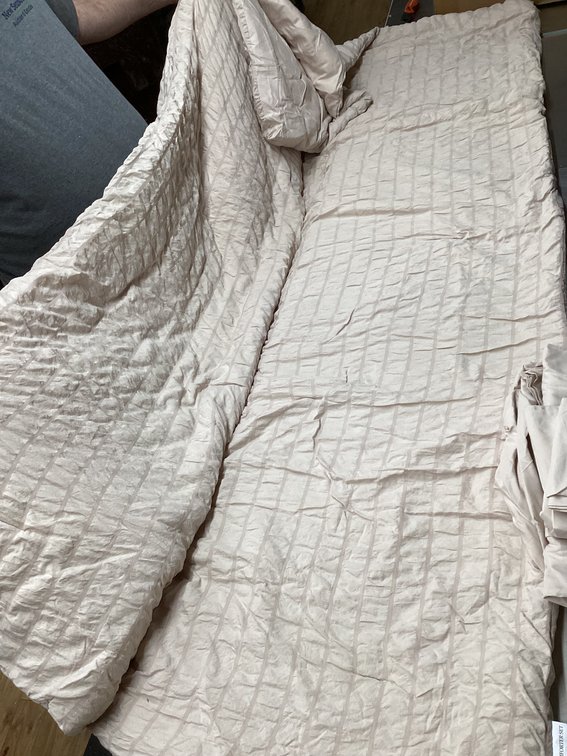 82”x82” Full Set Comforter and Sheets (S4)