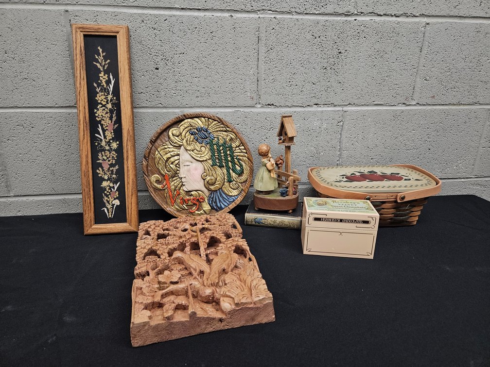 Vintage Home Decor/Collectible Items (S-10)