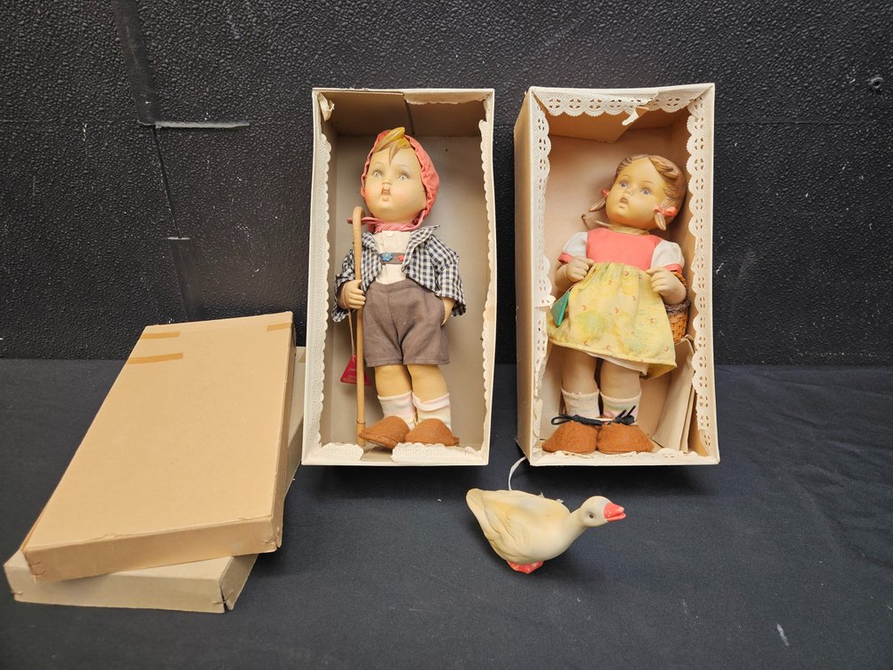 Hummel Dolls (S11)
